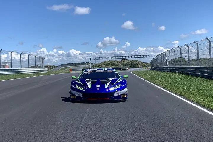 埃米尔·弗雷车队在赞德沃特（Zandvoort）对两辆兰博基尼Huracán GT3 Evo赛车进行测试