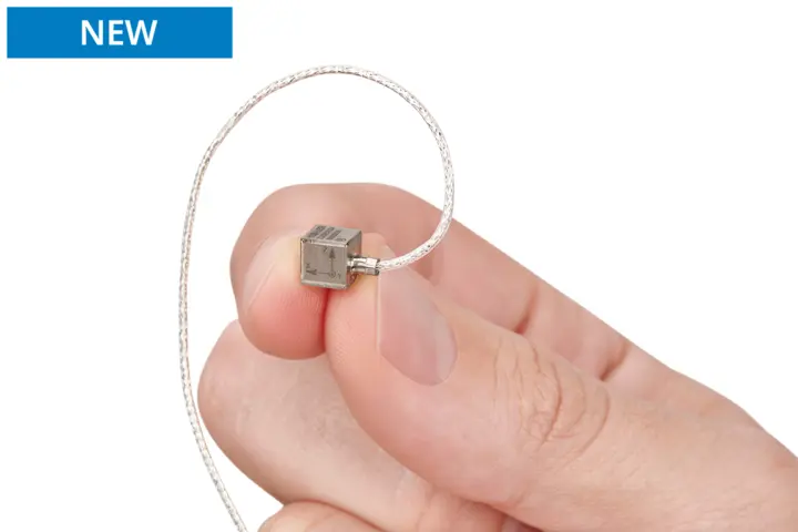 Triaxial accelerometers IEPE, KiVibe Miniature, PiezoStar crystal / Z22198