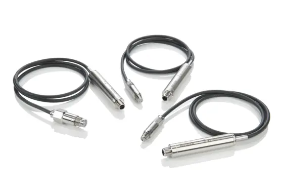 The sensor body and thread of the cylinder pressure sensors are tailored to different types of large engines.