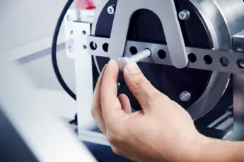 Services for analysis and evaluation of fastener elements / Analysis of Bolted Joints Benefit from advanced testing of screws, bolts, nuts and securing elements – according to standards as well as customer-specific.